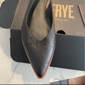 Frye Kenzie Sling Back in Black, Size 8